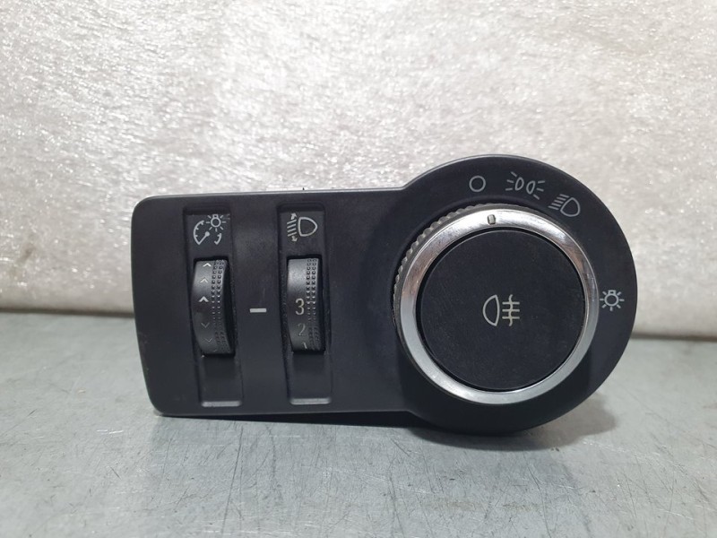Recambio de mando luces para opel astra j sports tourer cosmo referencia OEM IAM 13268697 251538 