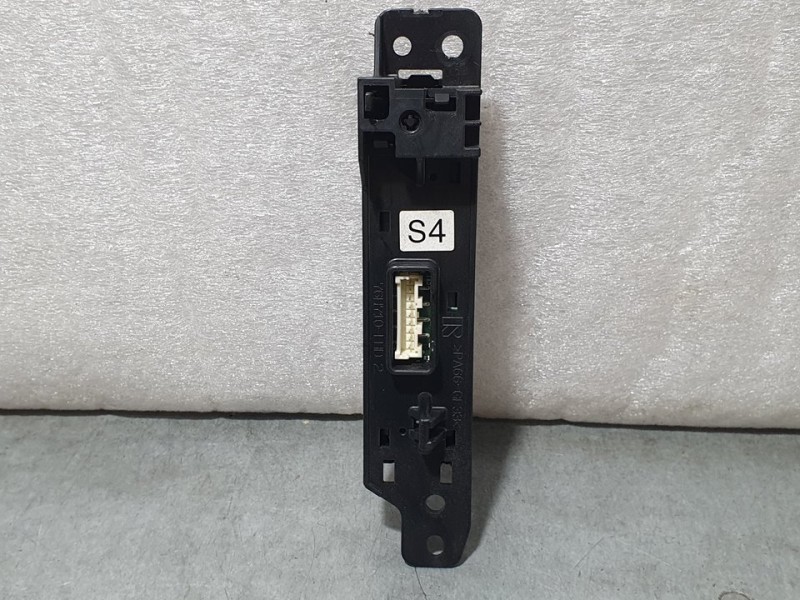 Recambio de modulo electronico para lexus is 300h referencia OEM IAM 76H710LHD  