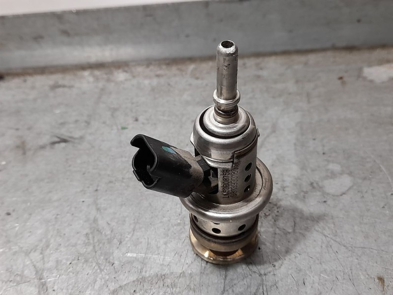 Recambio de inyector adblue para citroën c4 cactus live referencia OEM IAM 9813930180  