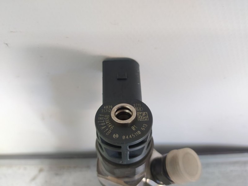 Recambio de inyector para bmw serie x1 (f48) 2.0 16v turbodiesel referencia OEM IAM 8514146 0445110613 BOSCH