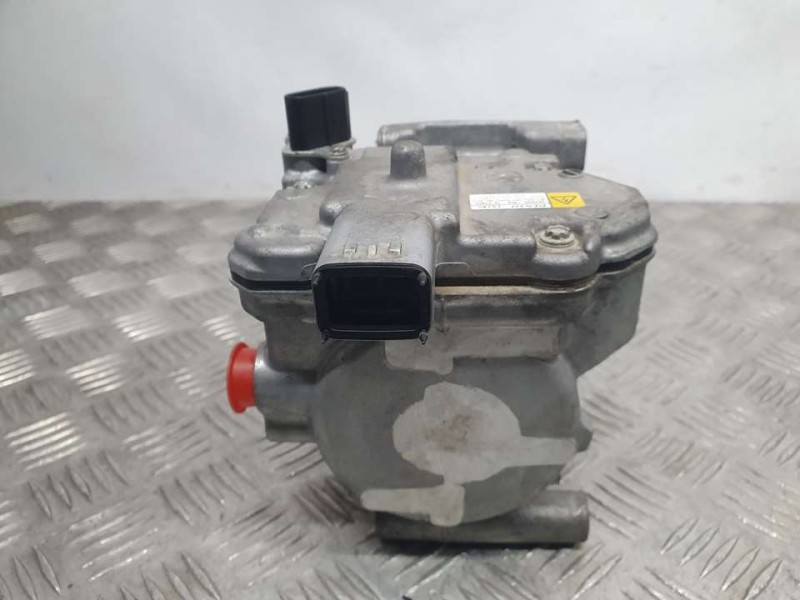 Recambio de compresor aire acondicionado para toyota yaris hsd active referencia OEM IAM 0422001350 ES14C DENSO
