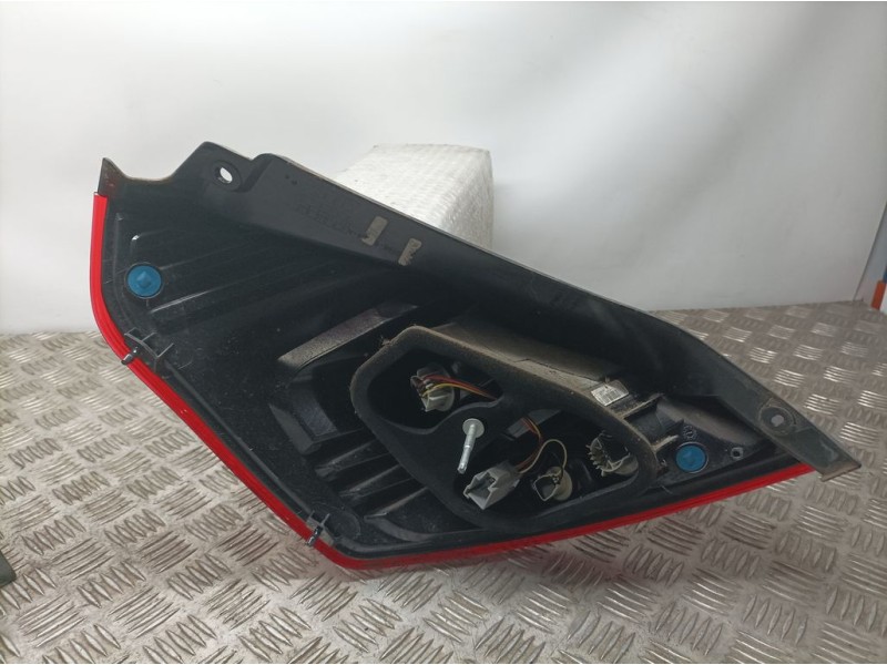 Recambio de piloto trasero derecho para ford fiesta (ccn) trend referencia OEM IAM C1BB13404AE  