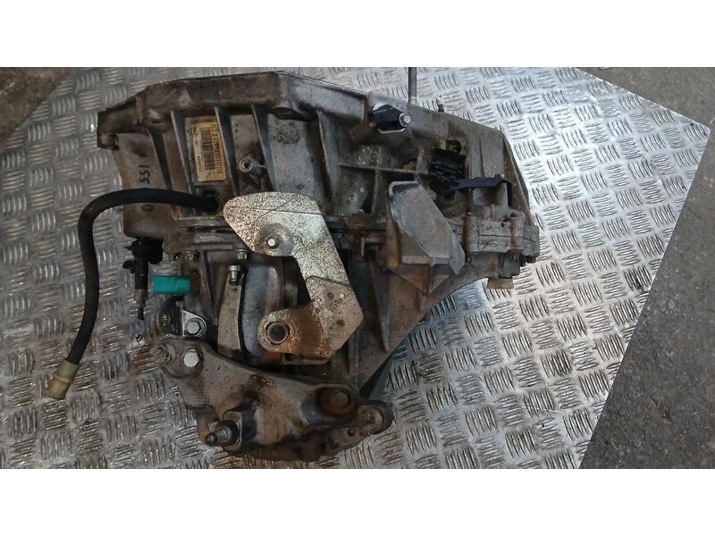 Recambio de caja cambios para dacia duster laureate 4x2 referencia OEM IAM TL4043  6VELOCIDADES