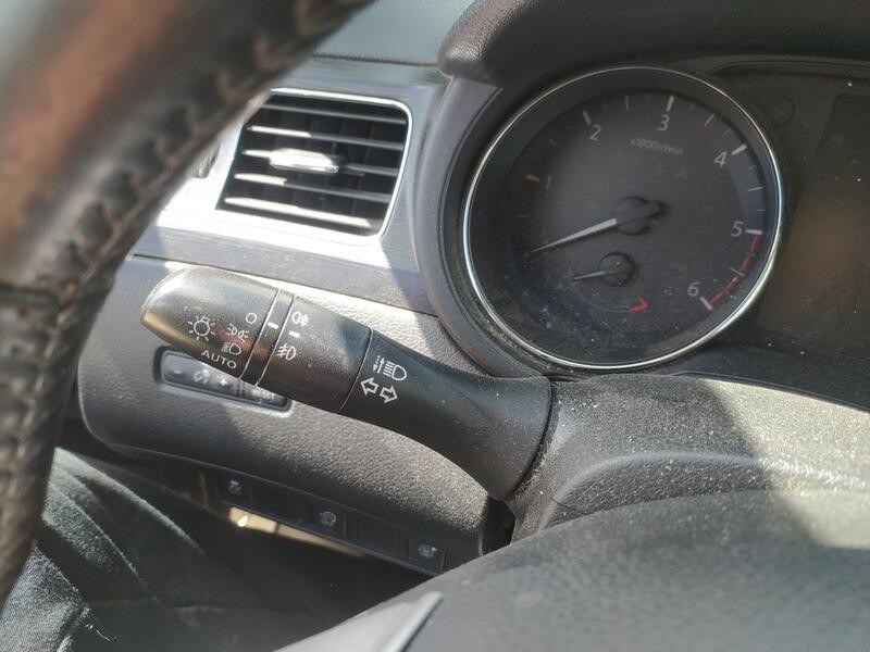 Recambio de mando luces y limpia para nissan pulsar hatchback (c13) 1.5 dci referencia OEM IAM 255604EA2B  