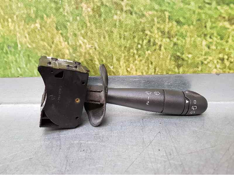 Recambio de mando limpia para dacia sandero stepway referencia OEM IAM   