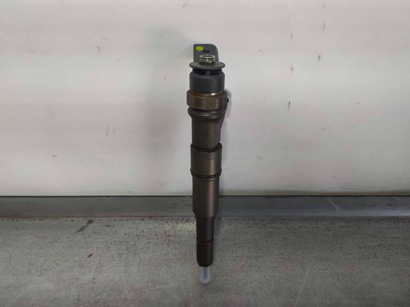 Recambio de inyector para bmw serie 5 berlina (e60) 3.0 turbodiesel cat referencia OEM IAM 7793836 0445110216 BOSCH