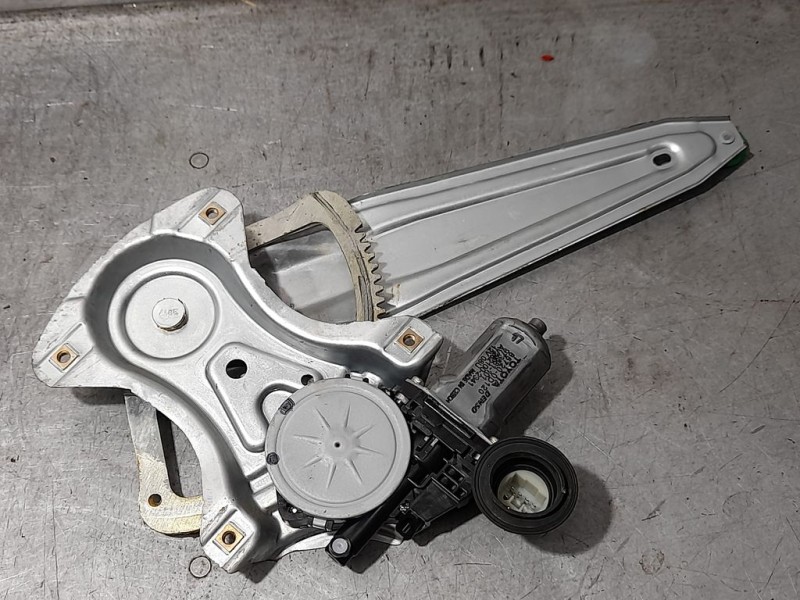 Recambio de elevalunas trasero derecho para toyota yaris hsd active referencia OEM IAM 973581101  ELECTRICO 6 PINES