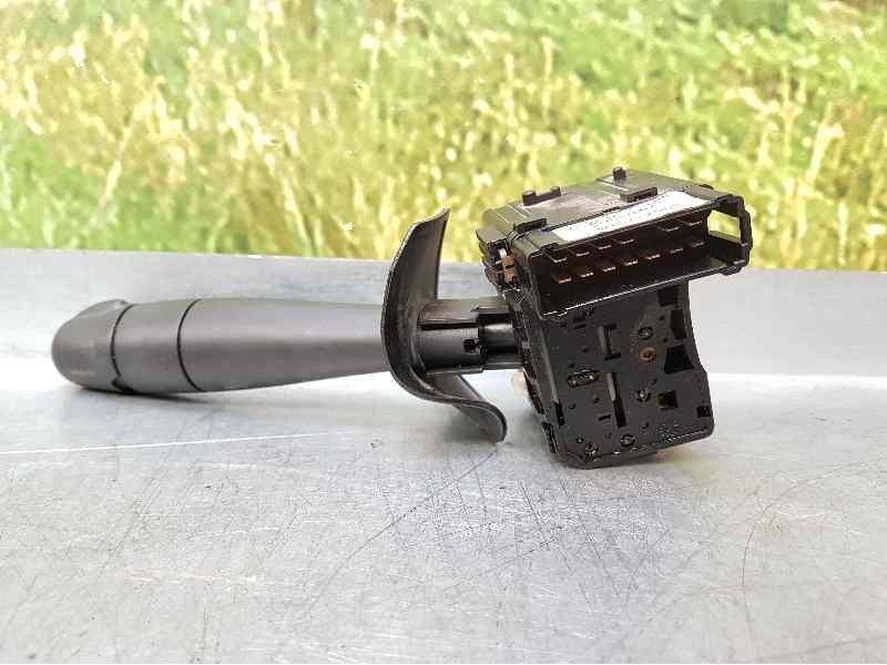 Recambio de mando limpia para dacia sandero stepway referencia OEM IAM   