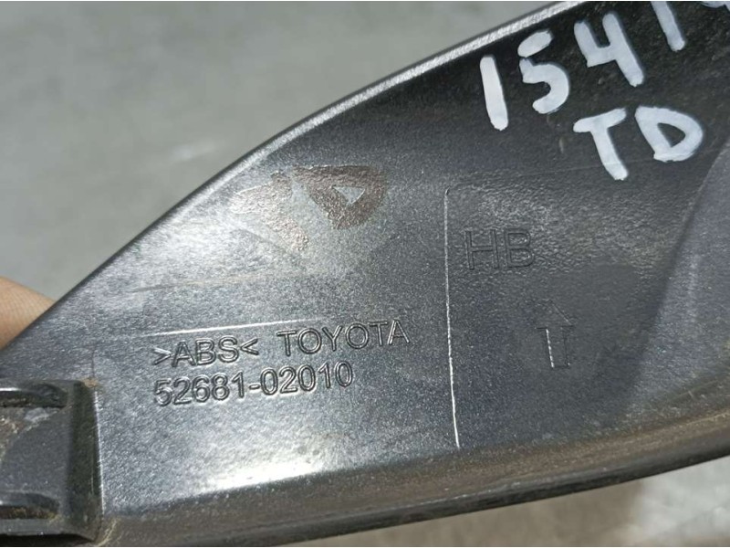 Recambio de rejilla derecha paragolpes para toyota auris active referencia OEM IAM 5268102010  PILOTO TRASERO DERECHO