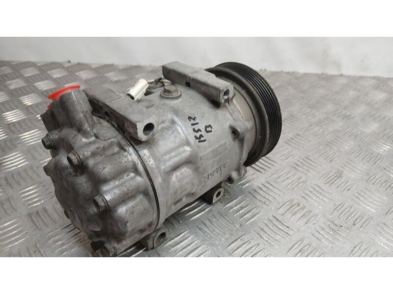 Recambio de compresor aire acondicionado para dacia duster laureate 4x2 referencia OEM IAM 926006229R SANDEN 