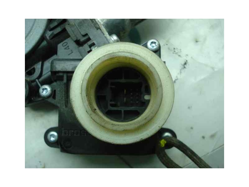 Recambio de elevalunas delantero izquierdo para toyota auris 2.0 d-4d cat referencia OEM IAM 857200230A  