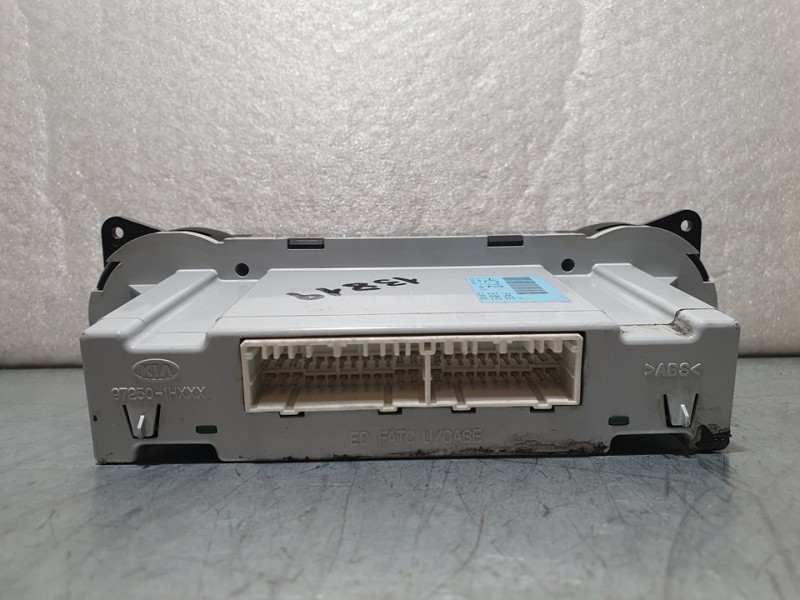 Recambio de mando climatizador para kia cee´d active referencia OEM IAM 972501H602  