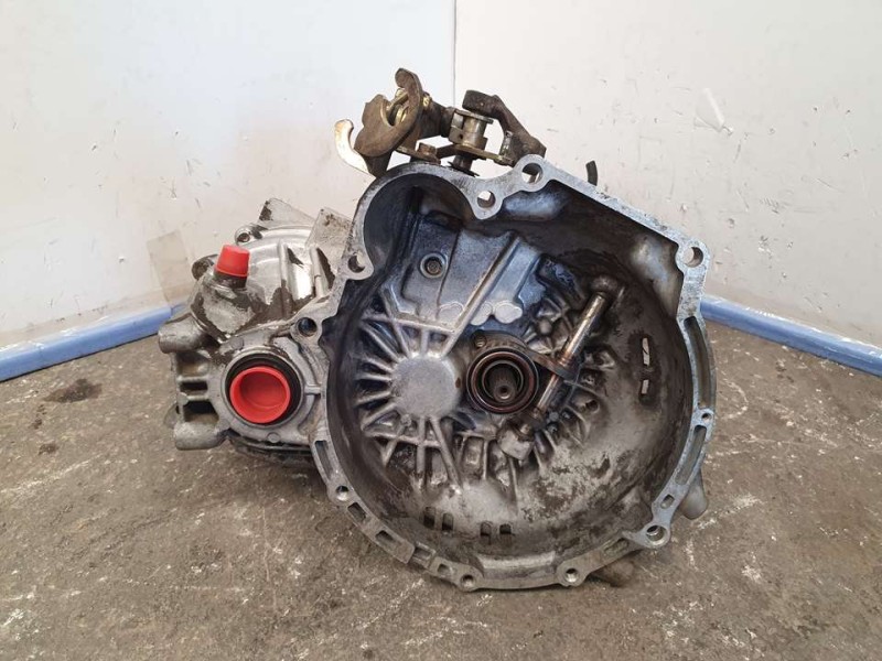 Recambio de caja cambios para hyundai lantra berlina (rd) 1.6 gl referencia OEM IAM JV1973 360657 5VELOCIDADES