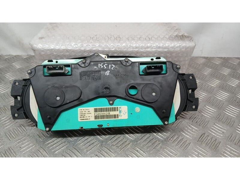 Recambio de cuadro instrumentos para dacia duster laureate 4x2 referencia OEM IAM 248100029R  TE0064669P