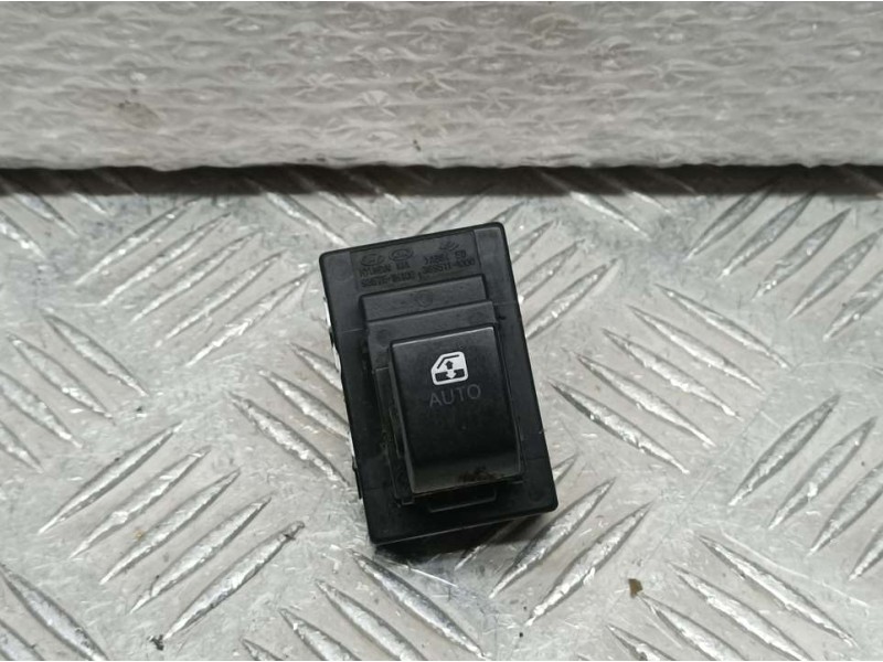 Recambio de mando elevalunas delantero derecho para kia cee´d active referencia OEM IAM 935751H100  