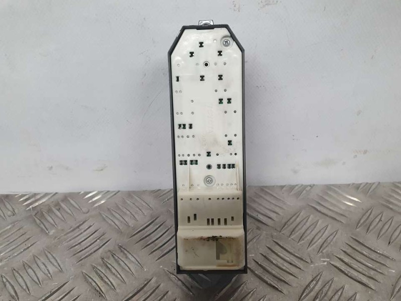 Recambio de mando elevalunas delantero izquierdo para toyota yaris hsd active referencia OEM IAM SIN REF  