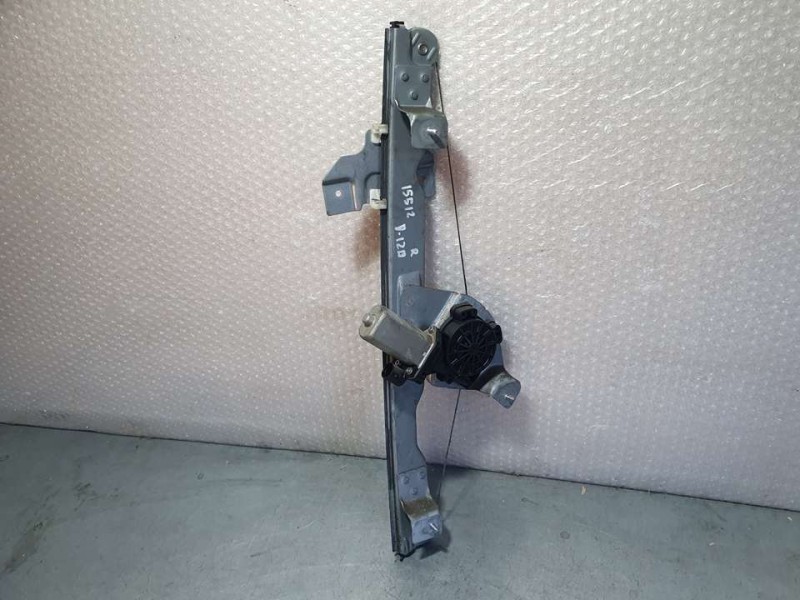 Recambio de elevalunas delantero izquierdo para dacia duster laureate 4x2 referencia OEM IAM 8200733829  ELECTRICO 2 PINES