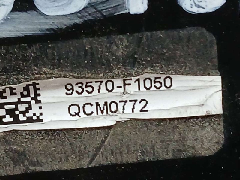 Recambio de mando elevalunas delantero izquierdo para kia sportage edition 7 2wd referencia OEM IAM 93570F1050  