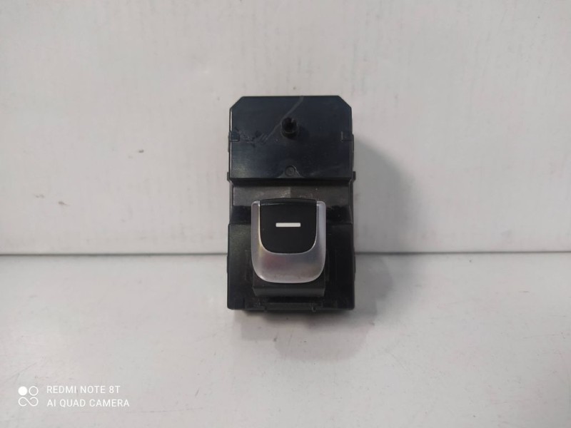 Recambio de mando elevalunas trasero derecho para kia sportage edition 7 2wd referencia OEM IAM 93590D9100  