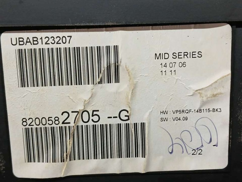 Recambio de cuadro instrumentos para renault clio iii confort dynamique referencia OEM IAM 8200582705G VP5RQF14B115BK3 VISTEON