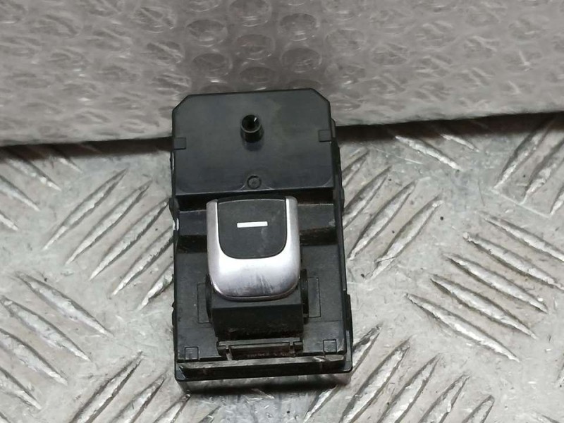 Recambio de mando elevalunas trasero izquierdo para kia sportage edition 7 2wd referencia OEM IAM 93580D9100  