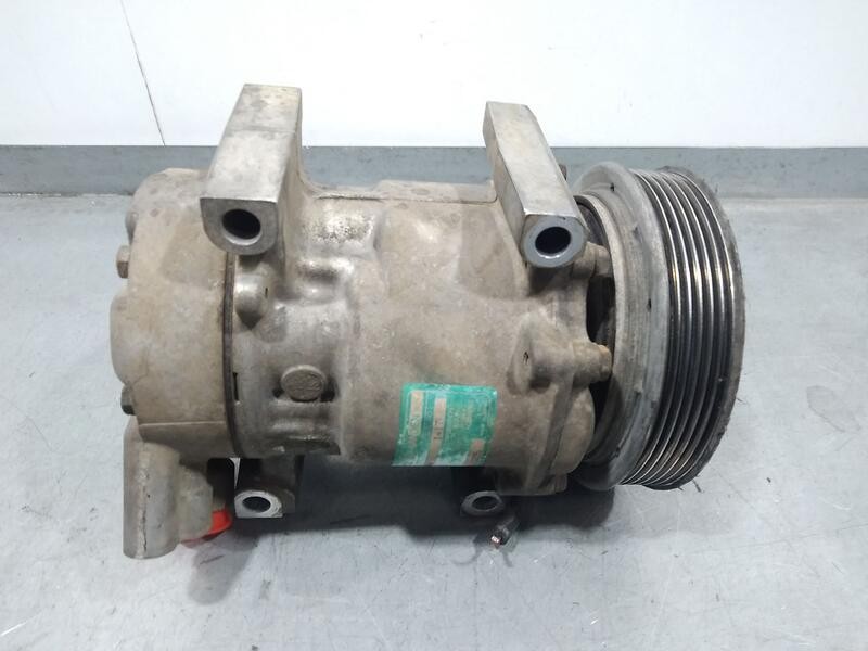 Recambio de compresor aire acondicionado para renault kangoo (f/kc0) rt referencia OEM IAM 7700111235  sanden