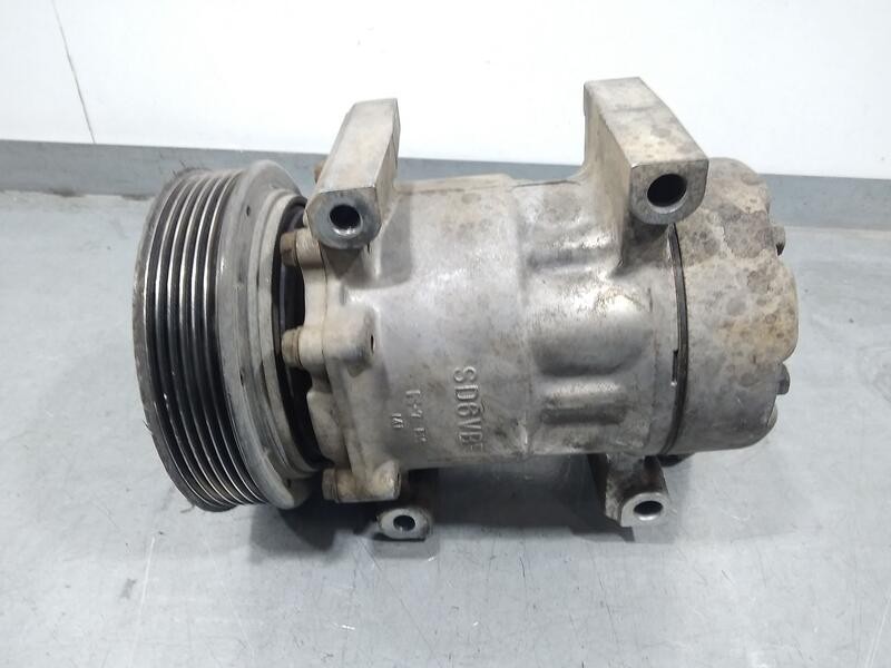 Recambio de compresor aire acondicionado para renault kangoo (f/kc0) rt referencia OEM IAM 7700111235  sanden