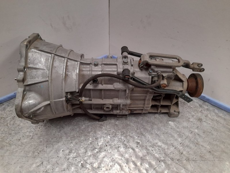 Recambio de caja cambios para ssangyong rodius xdi referencia OEM IAM G3102021009 270300312 5VELOCIDADES