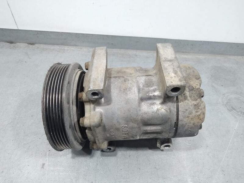 Recambio de compresor aire acondicionado para renault kangoo (f/kc0) rt referencia OEM IAM 7700111235  sanden