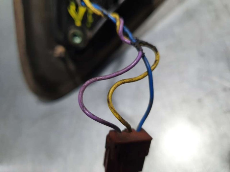 Recambio de retrovisor izquierdo para nissan almera (n15) gx referencia OEM IAM SIN REF  ELECTRICO 3 CABLES TOCADO