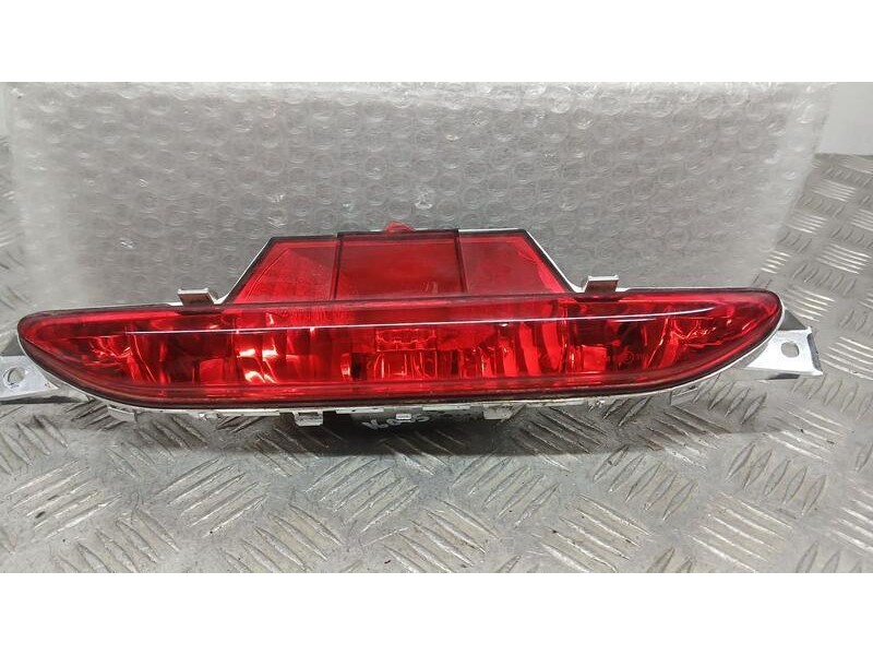 Recambio de piloto trasero central para peugeot 208 style referencia OEM IAM 9674308980  