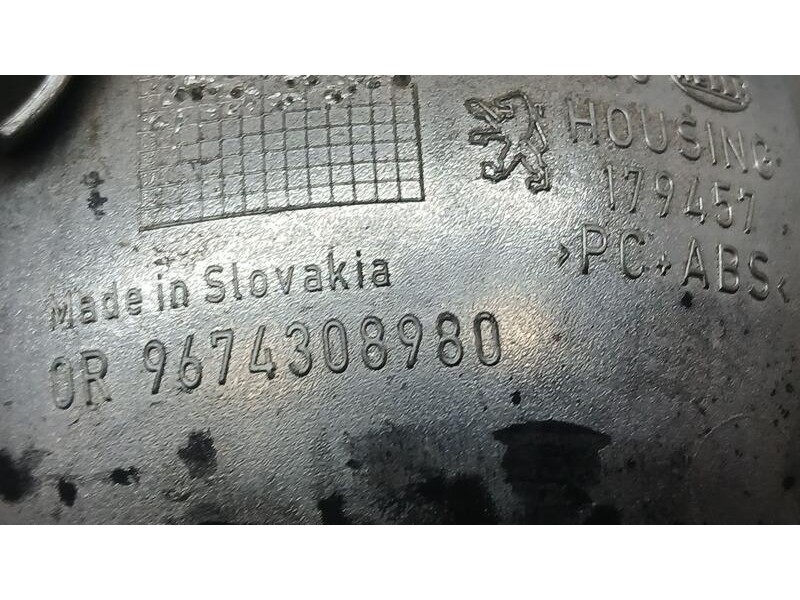 Recambio de piloto trasero central para peugeot 208 style referencia OEM IAM 9674308980  