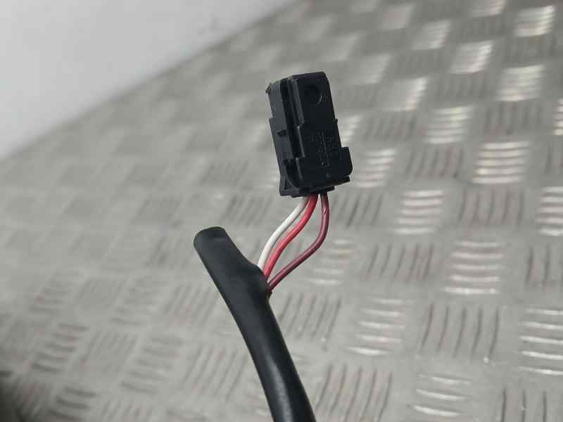 Recambio de retrovisor izquierdo para citroën c3 hdi 70 furio referencia OEM IAM 8149FJ  ELECTRICO 3 CABLES Y MANCHADO PINTURA