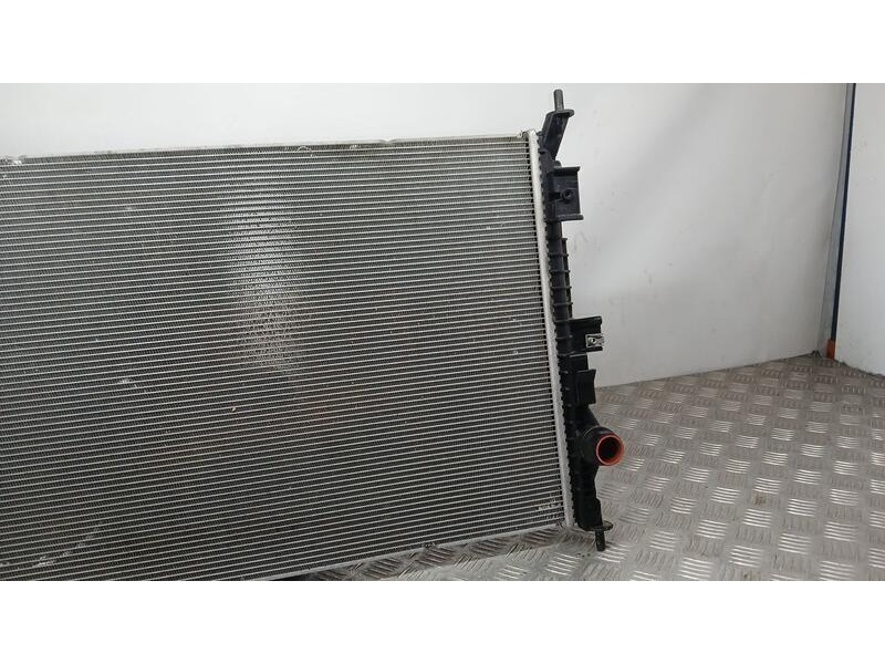 Recambio de radiador agua para peugeot rifter 1.5 bluehdi 100 referencia OEM IAM 9675747980 VALEO MM11803J