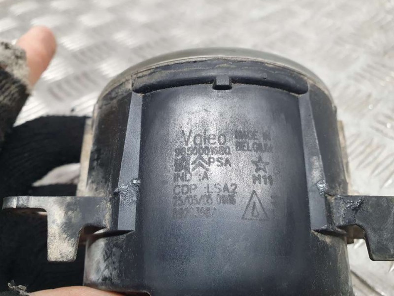 Recambio de faro antiniebla izquierdo para citroën c4 berlina sx referencia OEM IAM 9650001680 89203982 VALEO