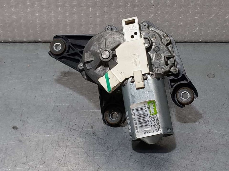 Recambio de motor limpia trasero para dacia duster laureate 4x2 referencia OEM IAM 8200734582C  VALEO