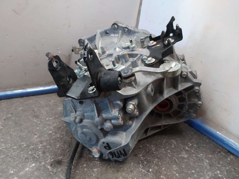 Recambio de caja cambios para toyota yaris active referencia OEM IAM 303000D502 TOCADA 6VELOCIDADAES