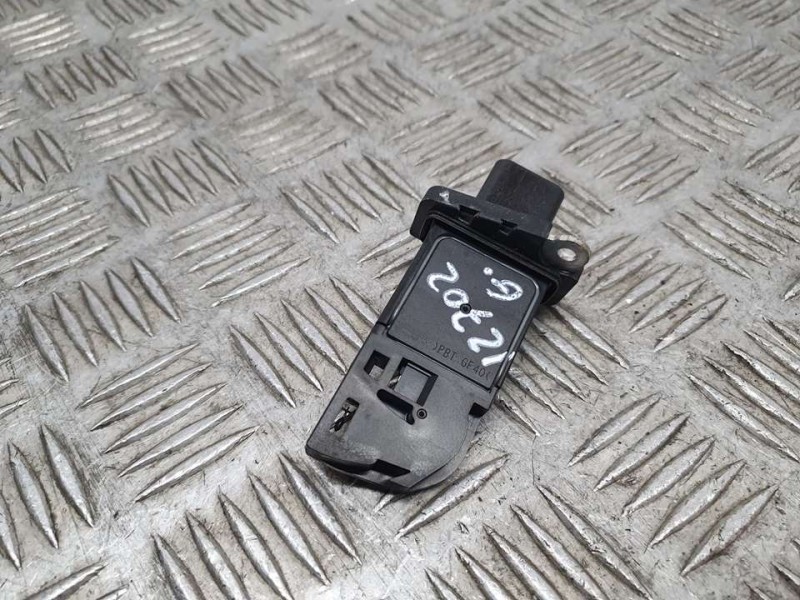 Recambio de caudalimetro para ford fiesta (cb1) trend referencia OEM IAM 8V2112B579AA FOMOCO 