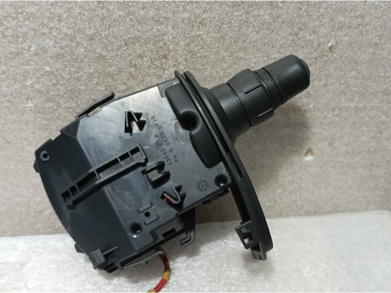 Recambio de mando luces para renault clio iii confort dynamique referencia OEM IAM 88102002276  