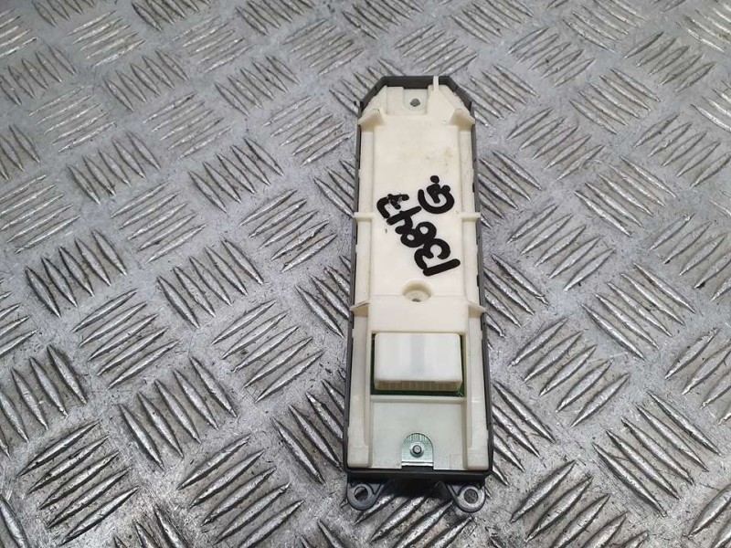 Recambio de mando elevalunas delantero izquierdo para toyota auris active referencia OEM IAM 515220  