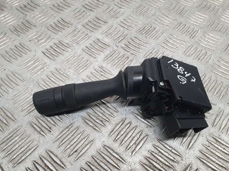 Recambio de mando limpia para toyota auris active referencia OEM IAM 0267017F858  