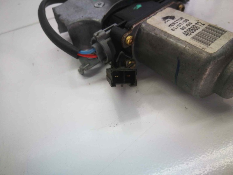 Recambio de elevalunas delantero derecho para nissan primera berl./familiar (p10/w10) básico referencia OEM IAM 400600T DOS PINS