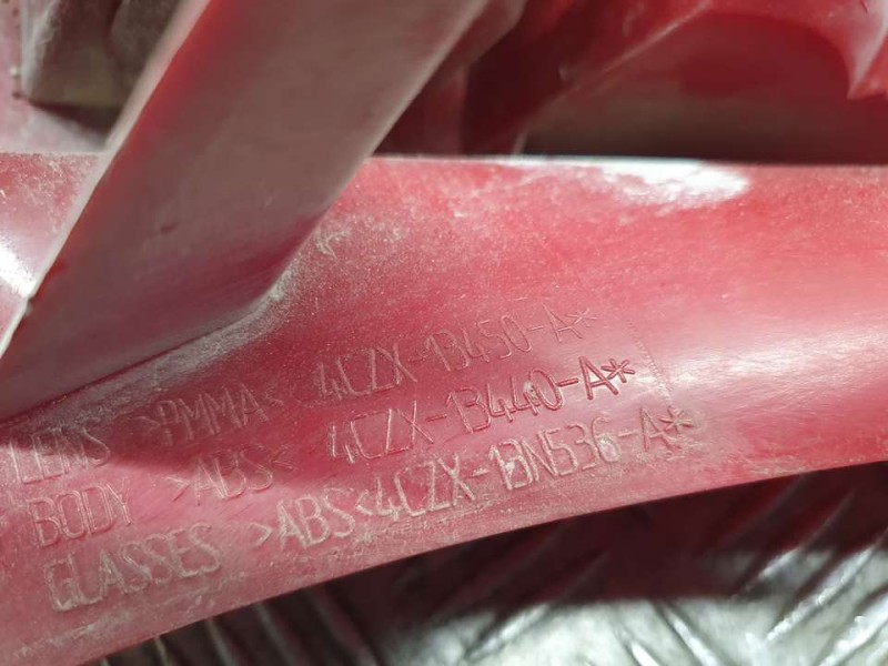 Recambio de piloto trasero derecho para citroën c4 berlina sx referencia OEM IAM 9655863980 4CZX13404A INFERIOR