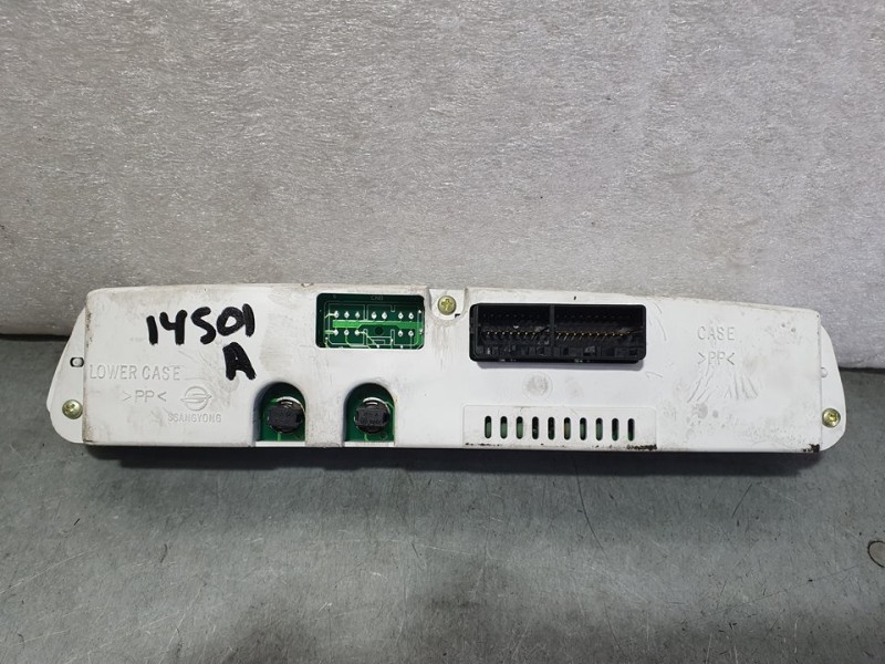 Recambio de cuadro instrumentos para ssangyong rodius xdi referencia OEM IAM 8025021302 26000017120S 