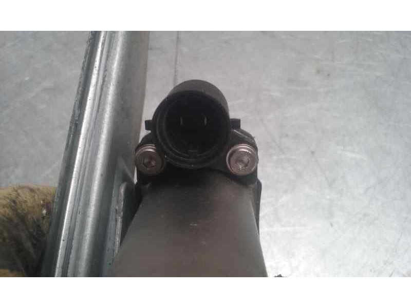 Recambio de elevalunas delantero derecho para dacia sandero stepway referencia OEM IAM 5YY0043 2 PINS ELECTRICO