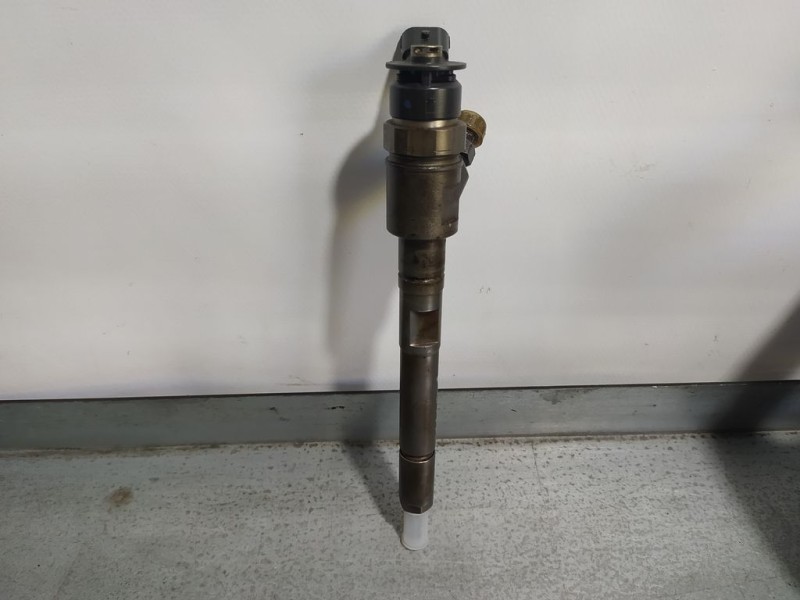 Recambio de inyector para peugeot 3008 1.5 blue-hdi fap referencia OEM IAM 445110311  BOSCH