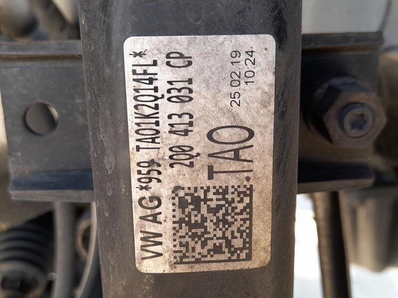 Recambio de amortiguador delantero derecho para seat arona (kj7, kjp) 1.0 tgi referencia OEM IAM 2Q0413031CP  