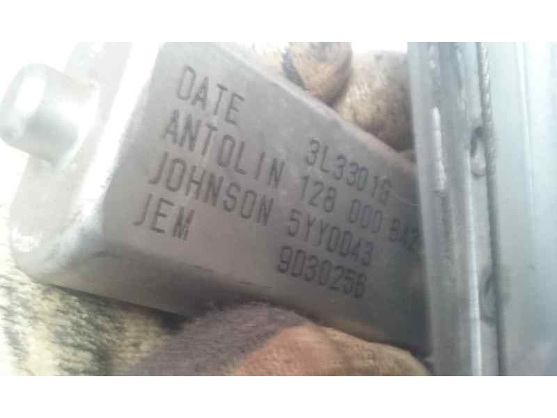 Recambio de elevalunas delantero derecho para dacia sandero stepway referencia OEM IAM 5YY0043 2 PINS ELECTRICO