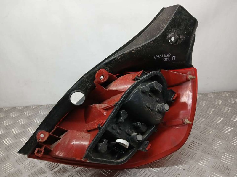 Recambio de piloto trasero izquierdo para renault clio iii confort dynamique referencia OEM IAM 89035079  