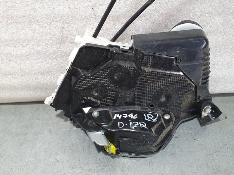 Recambio de cerradura puerta delantera izquierda para toyota yaris active referencia OEM IAM 690400D520  8 PINES